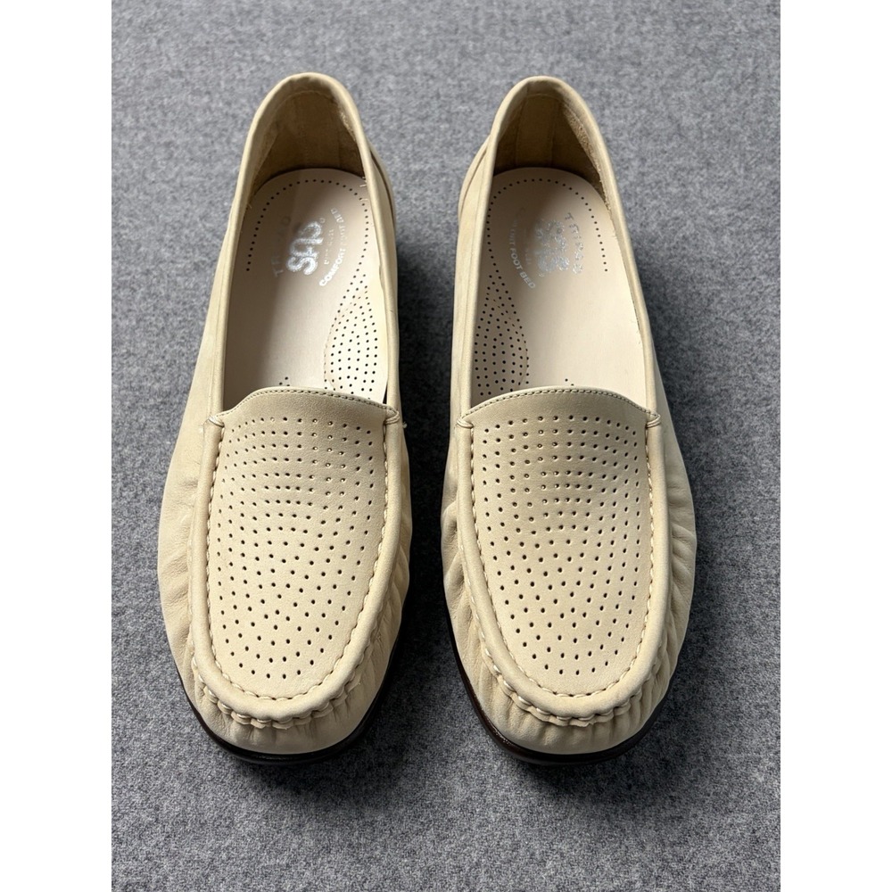 SAS Savvy Loafers Womens 8 WW Wide Beige Leather Tripad Comfort USA Slip On